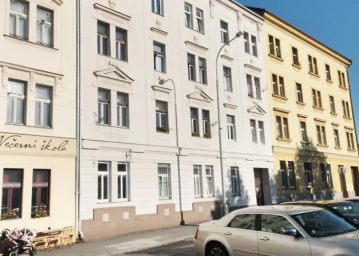 Bright And Cozy 15 Minutes To Center Apartment