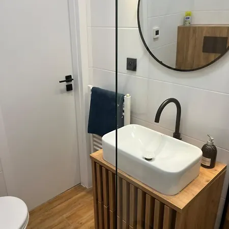 아파트 Bright And Cozy 15 Minutes To Center 프라하