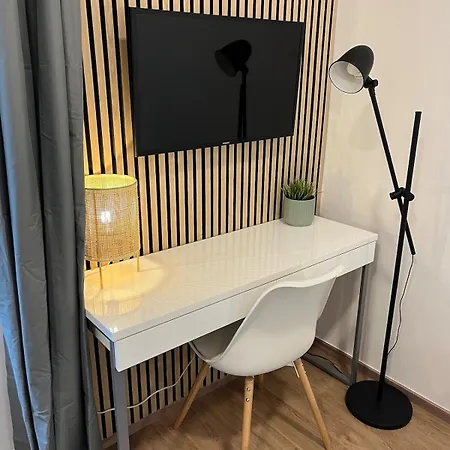 아파트 Bright And Cozy 15 Minutes To Center 프라하